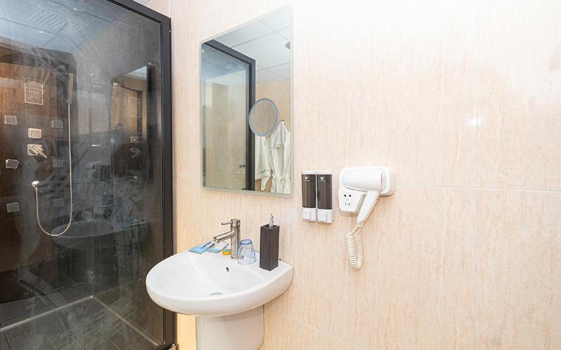Hotel Le Figaro Douala Kültér fotó
