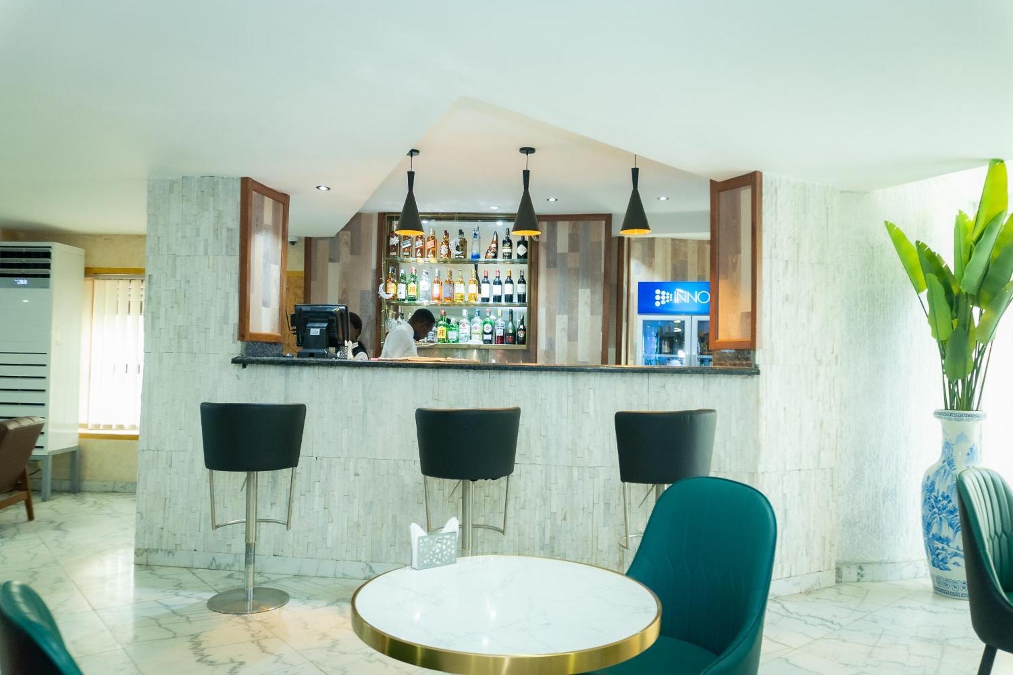 Hotel Le Figaro Douala Kültér fotó