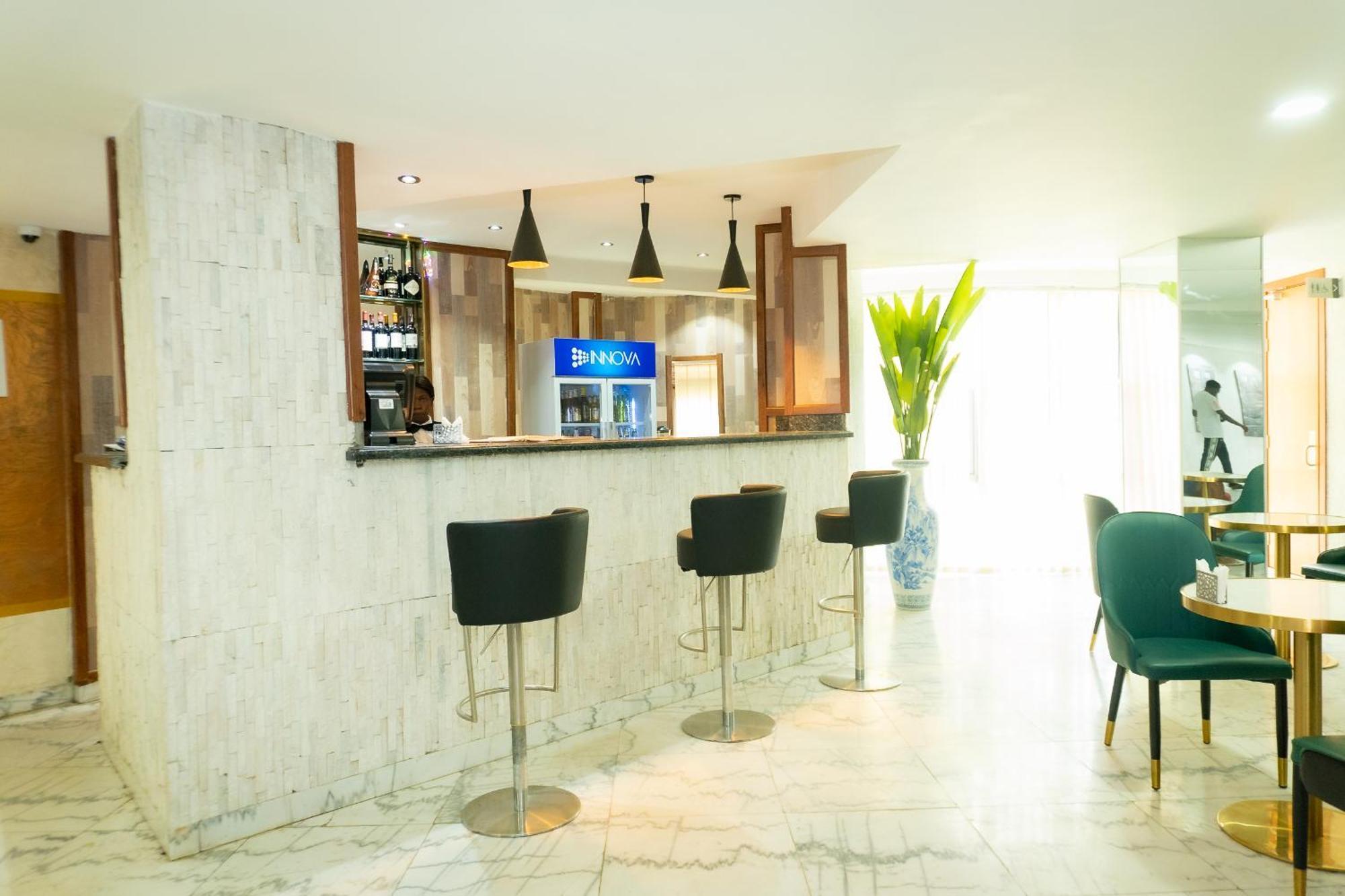 Hotel Le Figaro Douala Kültér fotó