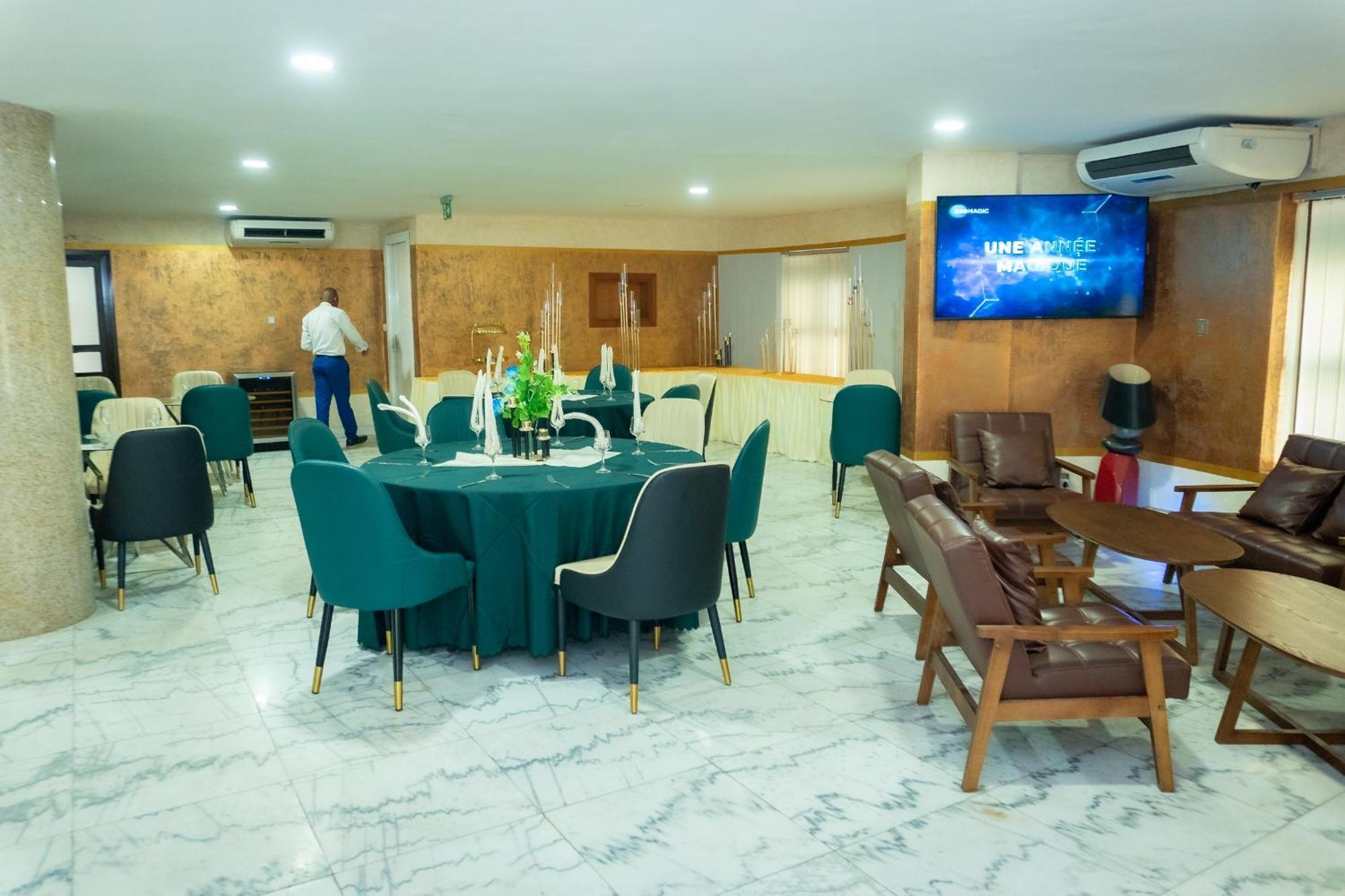 Hotel Le Figaro Douala Kültér fotó