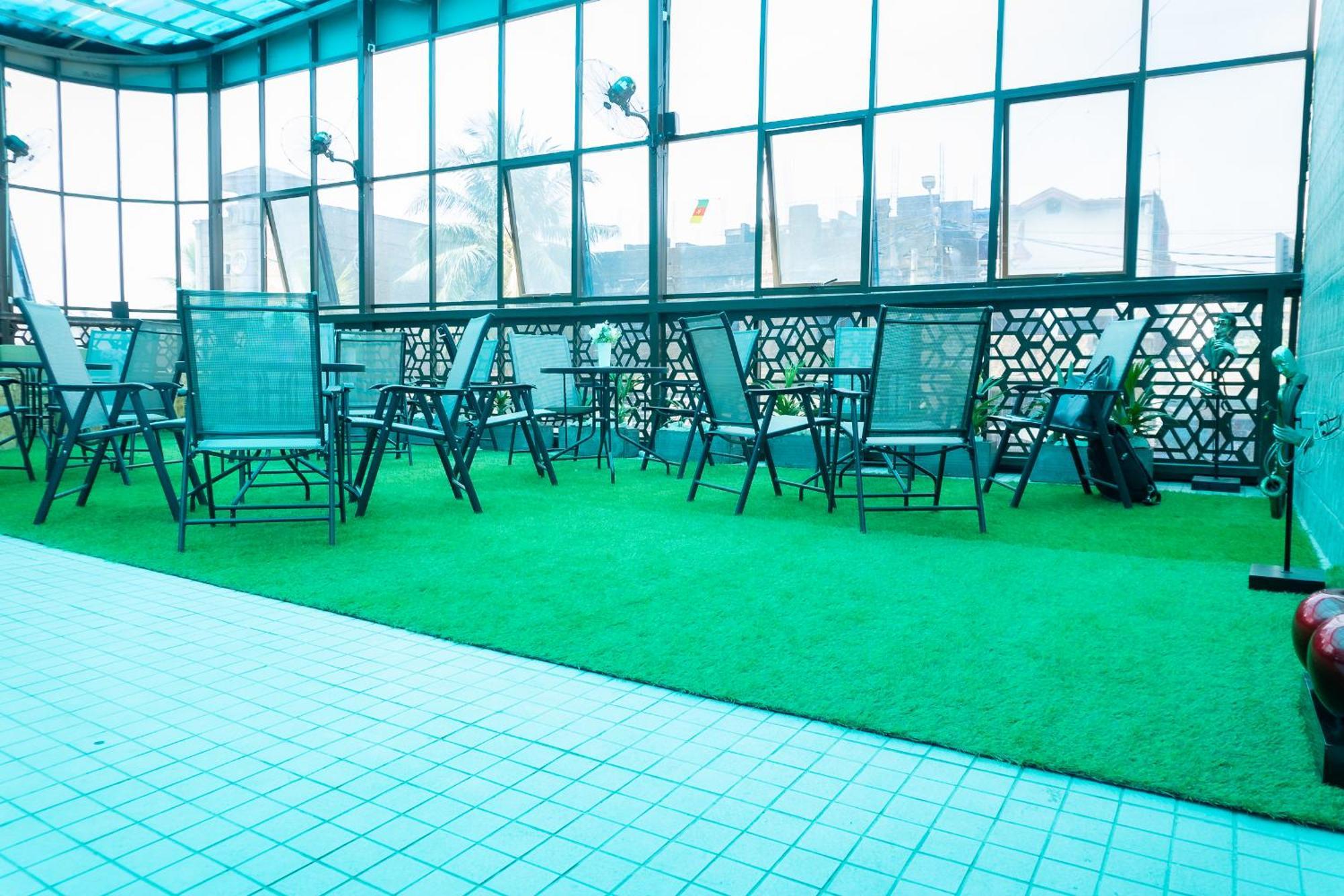 Hotel Le Figaro Douala Kültér fotó