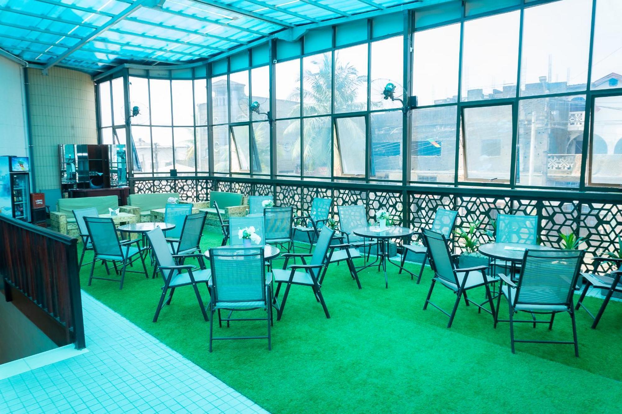 Hotel Le Figaro Douala Kültér fotó